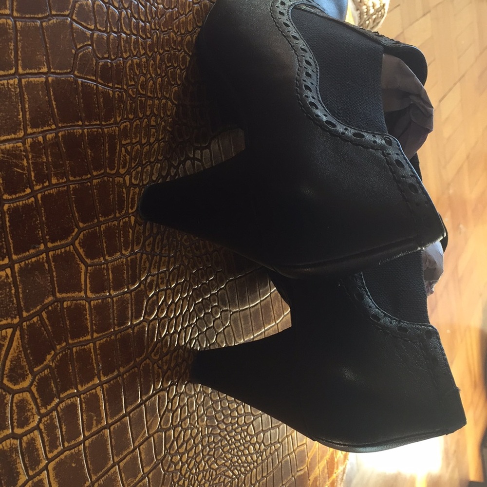 Booties - Picture 4 of 4